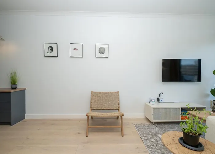 Stylish 1-Full Bedroom Apartment With A Separate Living Room, Workspace And Kitchen Close To The Beach And V&A In Cape Town